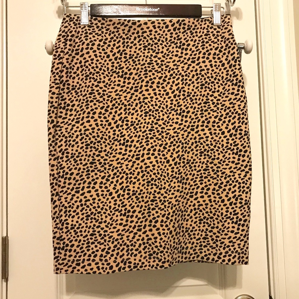 Ann Taylor Cheetah print midi pull-on pencil skirt (4P)